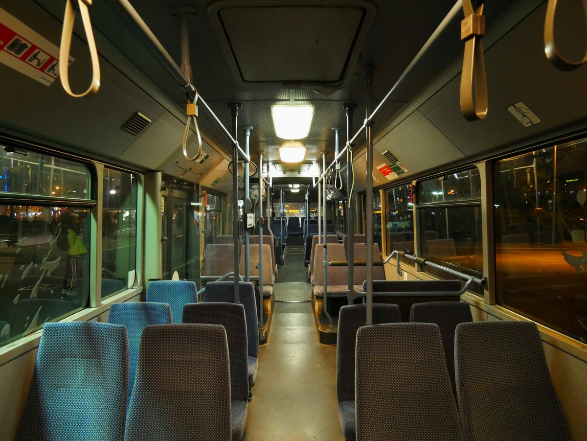 Innenraum des ex. Heilbronner Wagen 58, welcher nun Busservice Opitz gehört und bis zum 10.09.2019 im Schienenersatzverkehr zwischen Lauda und Würzburg eingesetzt wurde.