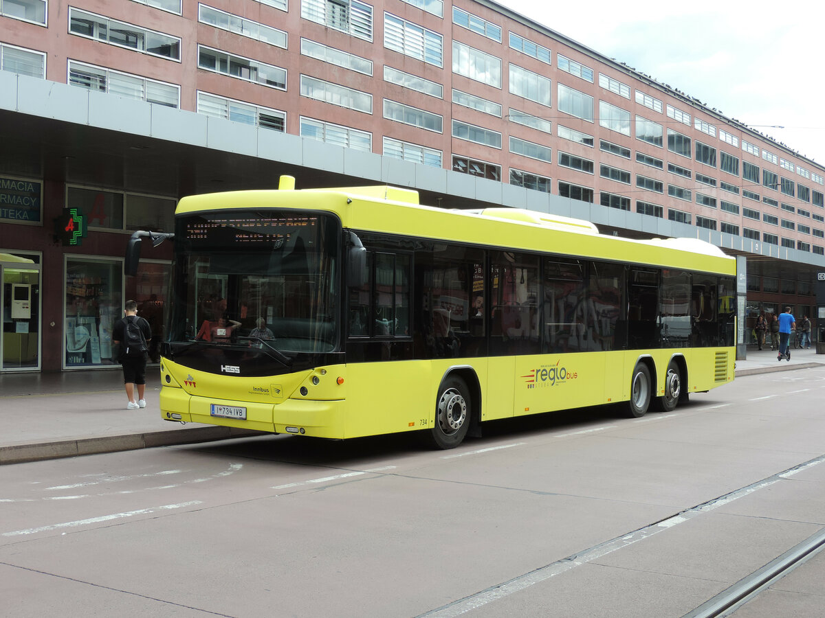 Innsbruck - 24. August 2021 : Scania/Hess K360UB des Unternehmen Innbus vor dem Hauptbahnhof.
