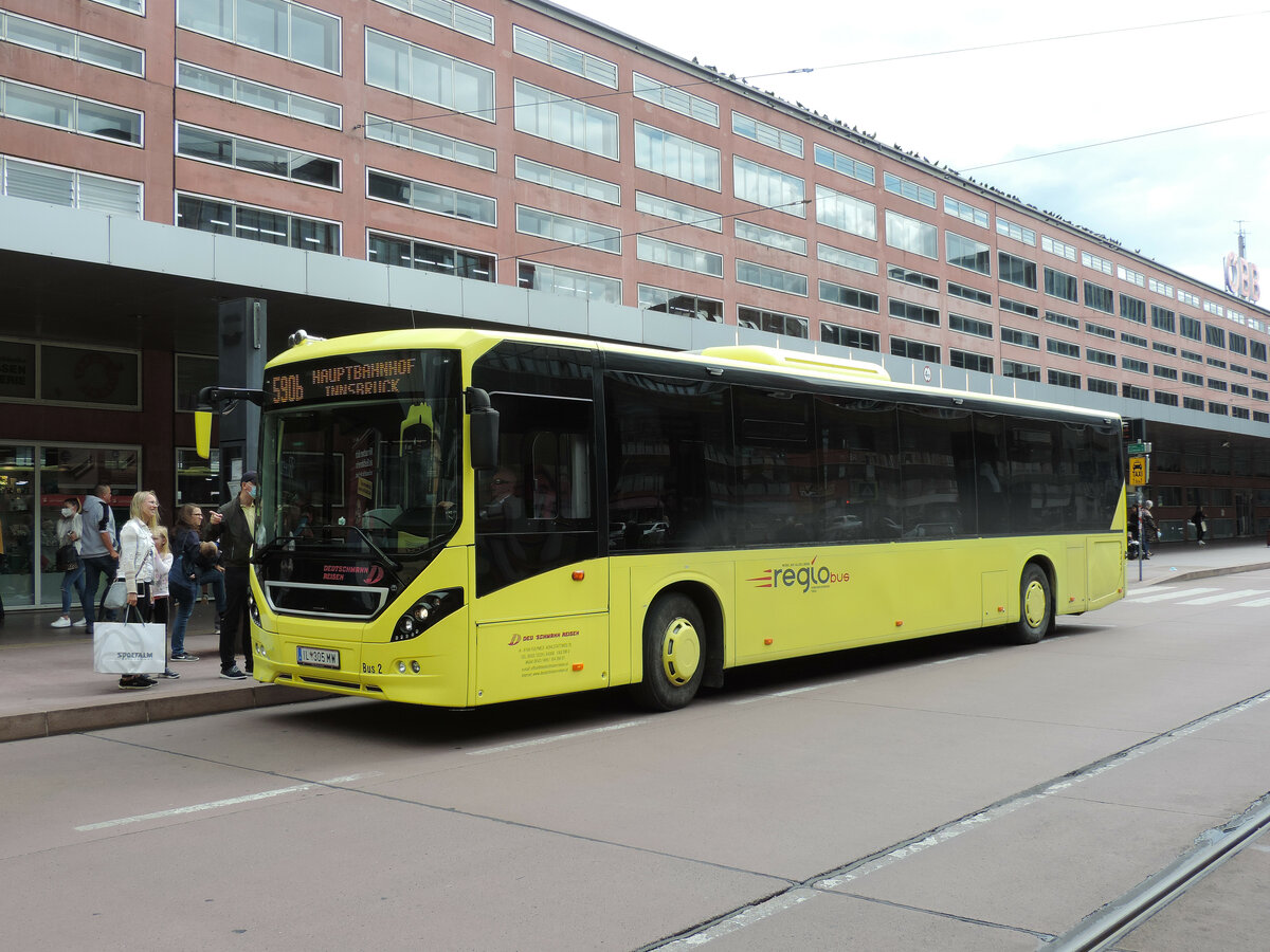 Innsbruck - 24. August 2021 : Volvo 8900 LE vor dem Hauptbahnhof.