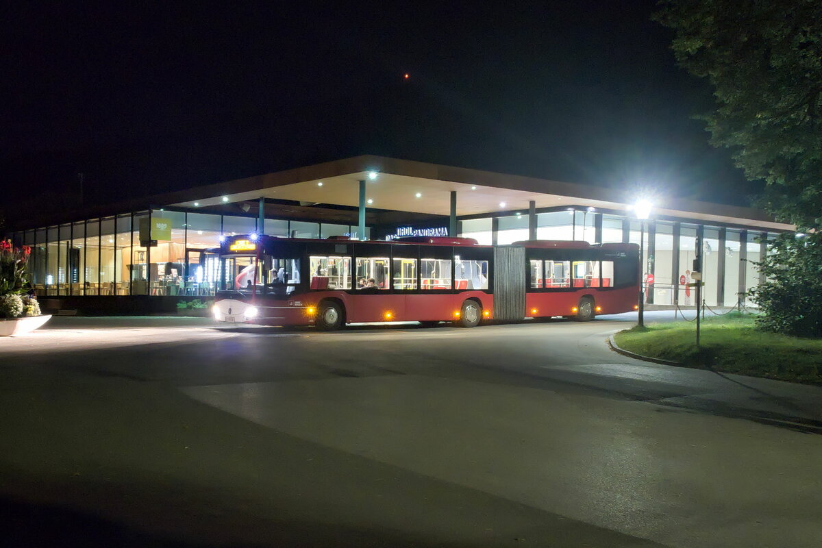 Innsbruck: Mercedes-Benz Citaro 2. Generation der Innsbrucker Verkehrsbetriebe (Bus Nr. 445) als Shuttle Lange Nacht der Museen Linie 2 am Bergisel. Aufgenommen 2.10.2021.