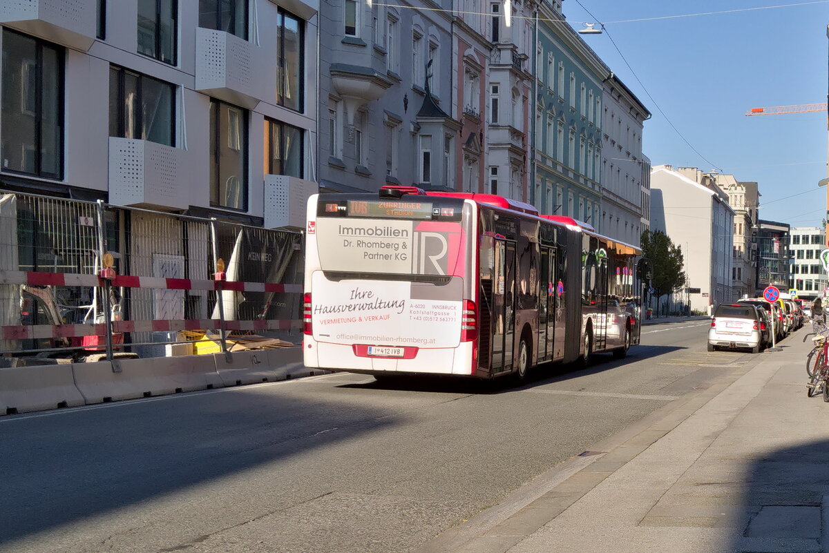 Innsbruck: Mercedes-Benz Citaro Facelift der Innsbrucker Verkehrsbetriebe, Bus Nr. 412, als Zubringer Stadion in der Heiliggeiststraße. Aufgenommen 3.9.2021.