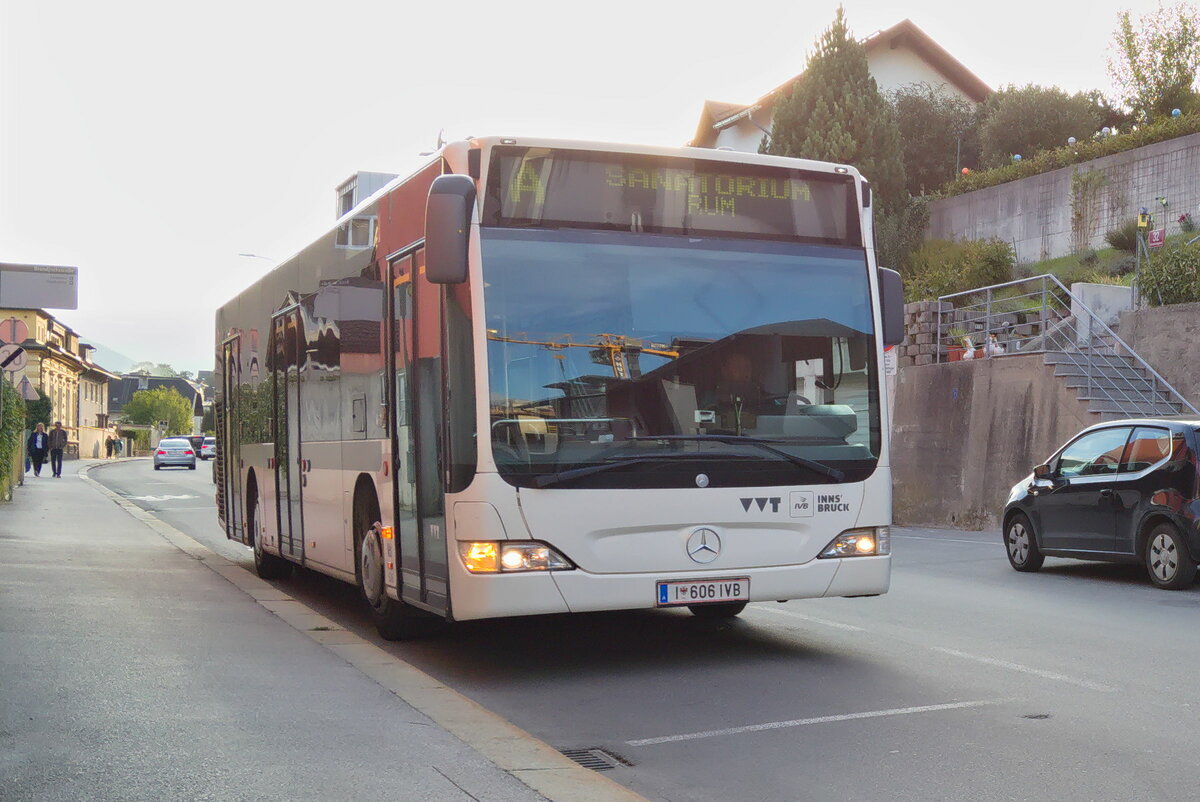 Innsbruck: Mercedes-Benz Citaro Facelift der Innsbrucker Verkehrsbetriebe (Bus Rn. 606) als Linie A an der Haltestelle Brandjochstraße. Aufgenommen 21.9.2021.