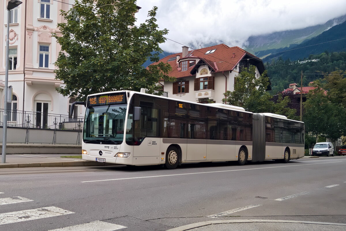 Innsbruck: Schienenersatzverkehr für die Straßenbahnlinie 1, Mercedes-Benz Citaro Facelift der Innsbrucker Verkehrsbetriebe (Bus Nr. 849) als Linie 1SE an der Haltestelle Claudiaplatz [Conradstraße]. Aufgenommen 3.8.2023.