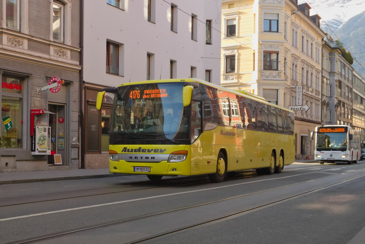 Innsbruck: Setra S 419 UL von Auderer (IM-BUS22) als Linie 4176 in der Andreas-Hofer-Straße. Aufgenommen 21.3.2022.