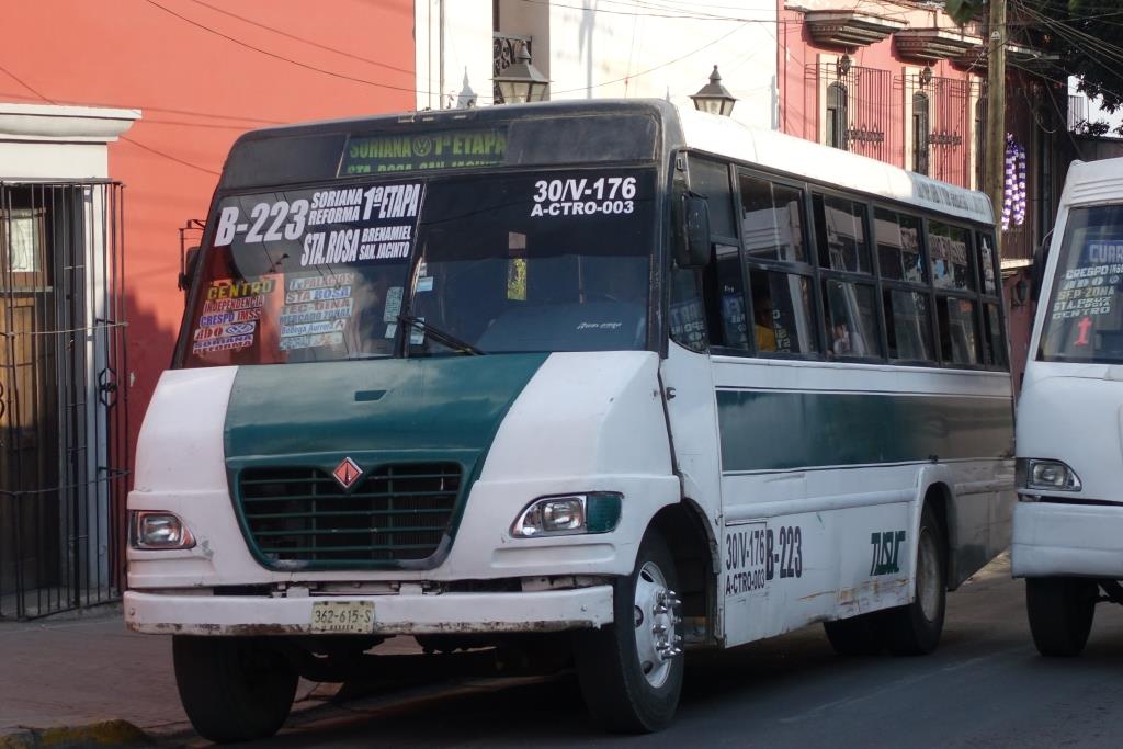 International Linienbus, Oaxaca/Mexiko 30.03.2018