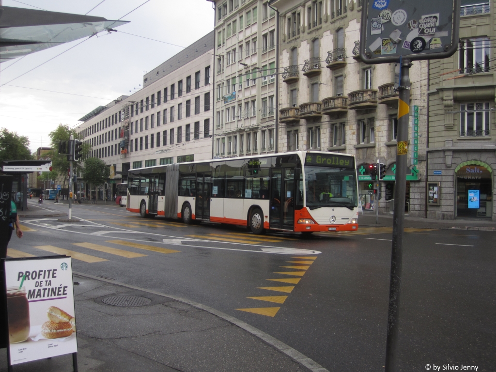 Intertours Nr. 30 (ex. BSU Nr.30, Mercedes Citaro O530G) am 28.7.2018 beim Bhf. Freiburg unterwegs als Bahnersatz Grolley - Freiburg