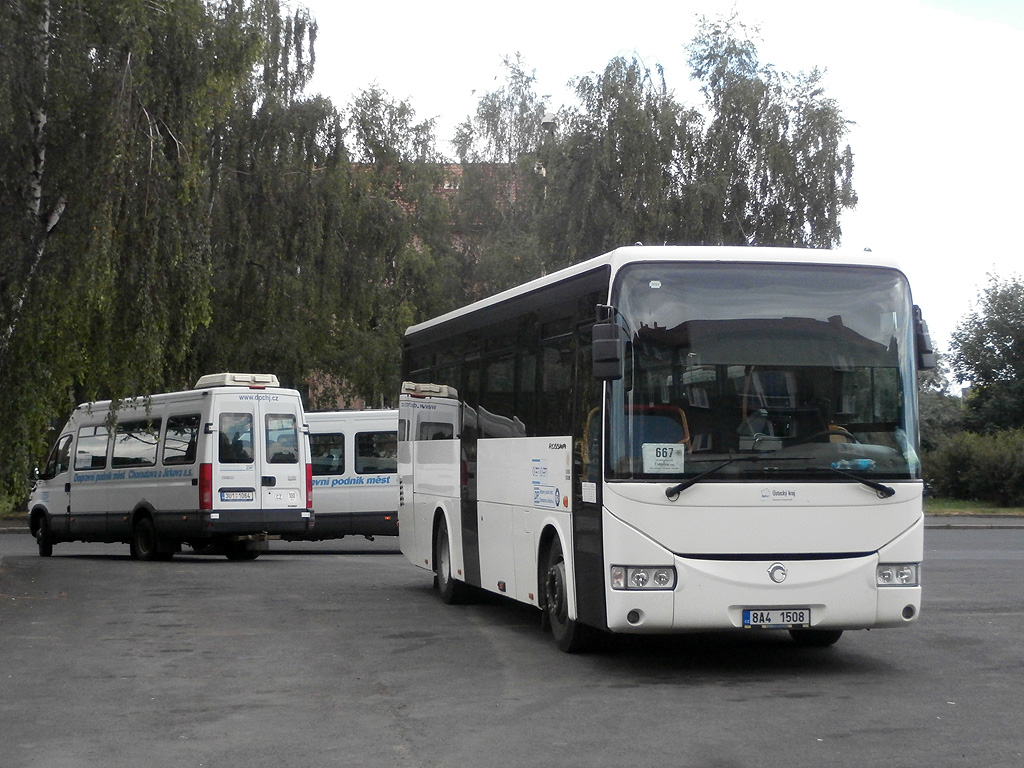 Irisbus Crossway mit Iveco Daily der DPCHJ in Lovosice. (1.7.2014) 