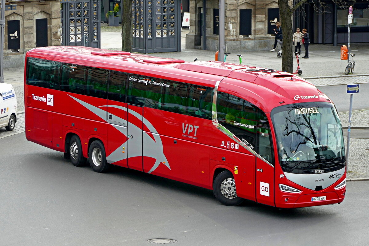 IRIZAR i6s . Transavia GO/VPT Spain. Berlin Hardenbergplatz im März 2023.