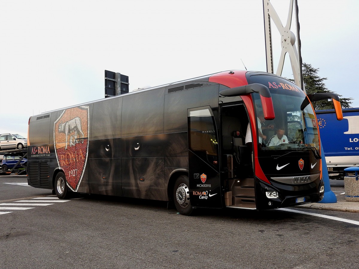 IVECO von AS-ROMA bei einem Zwischenstopp bei Fabro; 151021