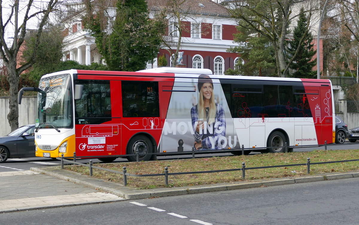 Iveco Crossway 12 LE von 'mobus' Märkisch -Oderland Bus. Im Shuttle Service zur Intl. Grüne Woche /IGW 2020.Hier, nahe Olympiastadion -Berlin, Januar 2020.