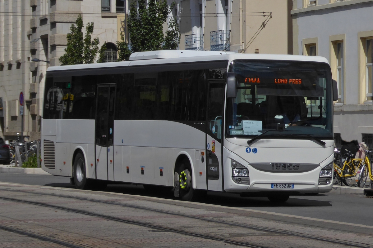 Iveco Crossway, aufgenommen am Bahnhof in Grenoble. 17.09.2022

