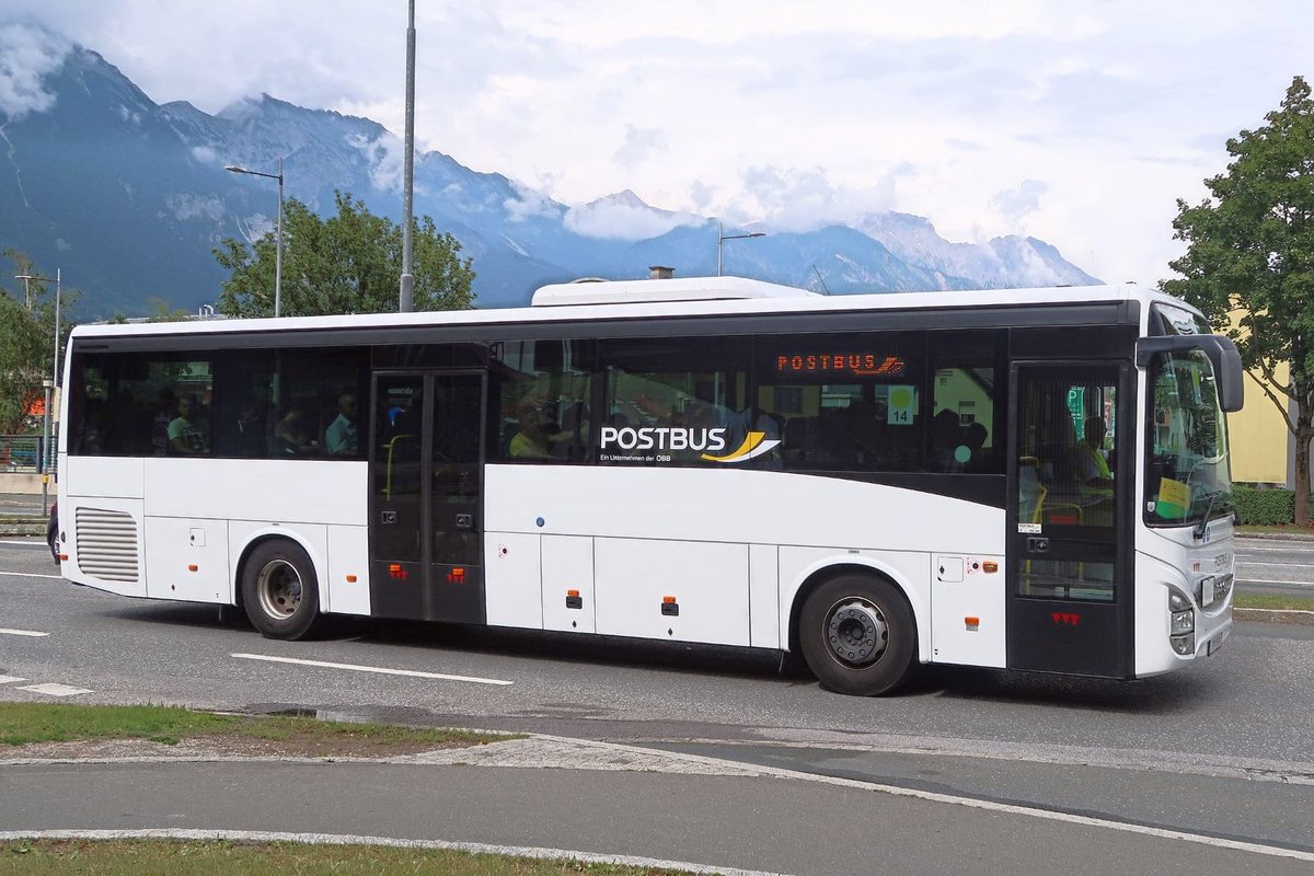 Iveco Crossway von Postbus BD-15114 als Schienenersatz für die Mittenwaldbahn in der Resselstraße in Innsbruck. Aufgenommen 5.7.2018.