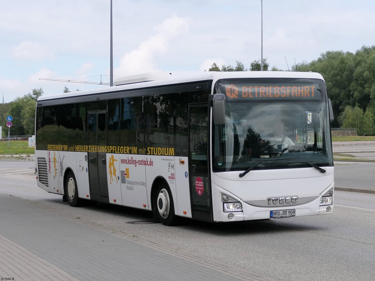 Iveco Crossway von Rux Reisen aus Deutschland in Rostock am 03.08.2024