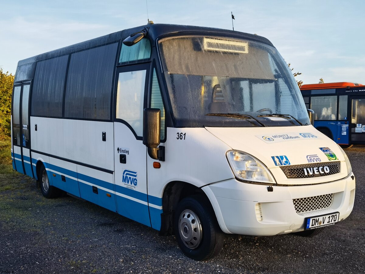 Iveco Daily mit TS-Aufbau der MVVG in Röbel am 09.10.2022