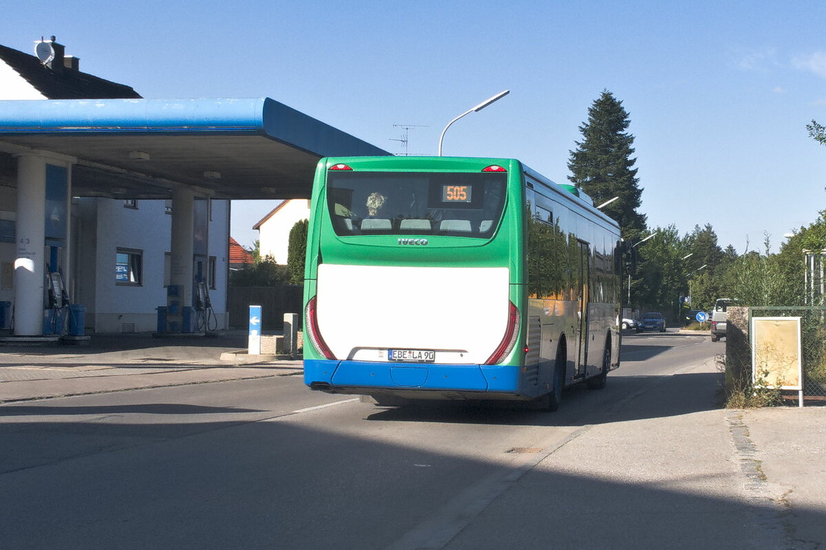 Iveco-Irisbus Crossway (EBE-LA 90) als Linie 505 in Markt Schwaben, Erdinger Straße. Aufgenommen 10.8.2022.