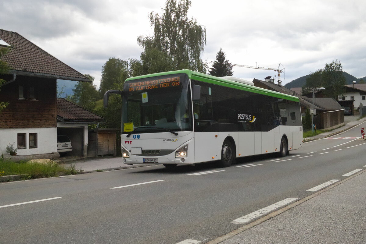 Iveco-Irisbus Crossway von Postbus (BD-14423) als Schienenersatzverkehr in Leithen (Reith b. Seefeld). Aufgenommen 26.7.2022.