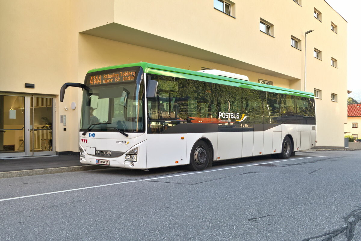 Iveco-Irisbus Crossway von Postbus (BD-14427) als Linie 4144 an der Haltestelle Steinach am Brenner Bahnhof. Aufgenommen 16.8.2023.
