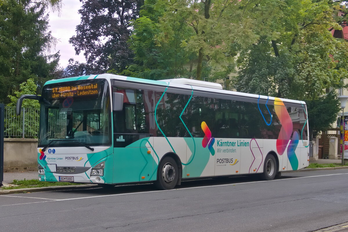 Iveco-Irisbus Crossway von Postbus (BD-15990) an der Haltestelle Villach 10. Oktober-Straße. Aufgenommen 1.9.2022.