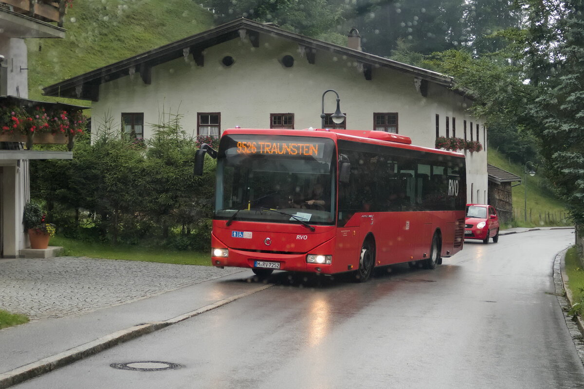 Iveco-Irisbus Crossway von Regionalverkehr Oberbayern (M-RV 7252) als Linie 9526 in Inzell. Aufgenommen 7.7.2022.
