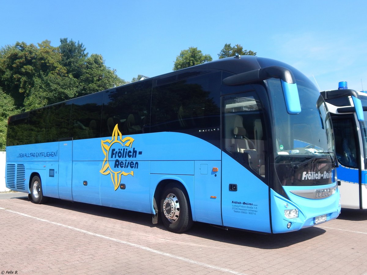 Iveco Magelys von Frölich-Reisen aus Deutschland im Stadthafen Sassnitz am 22.08.2015