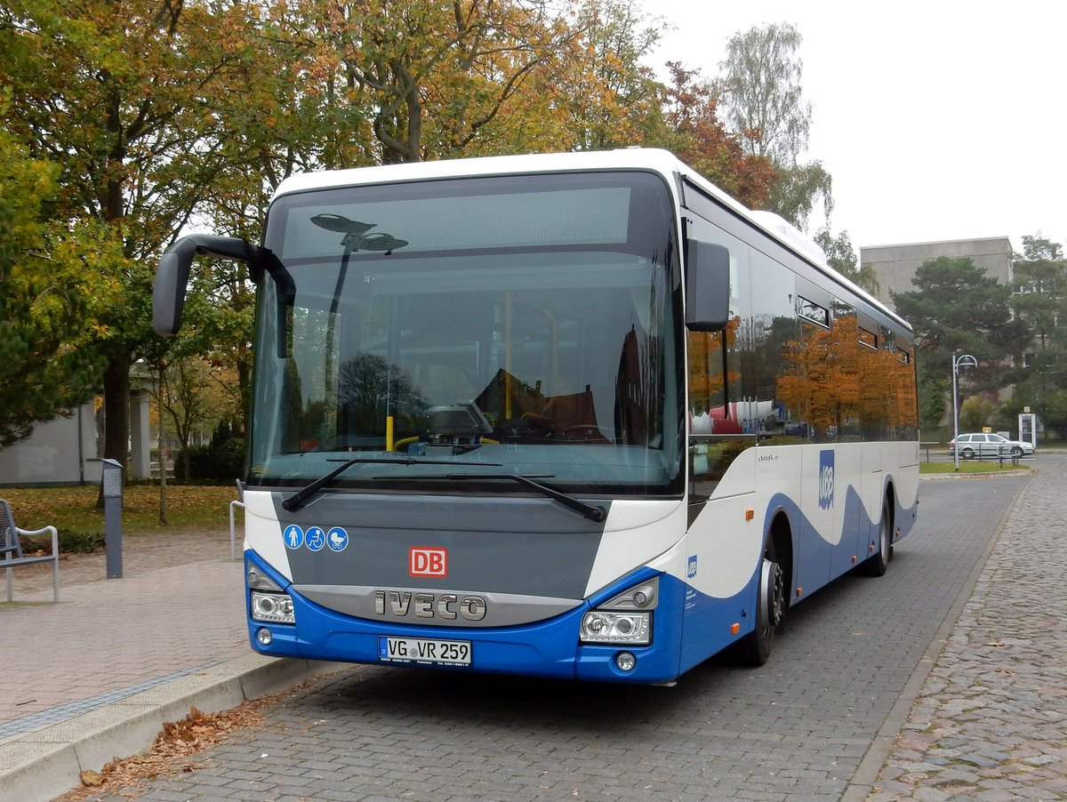 IVECO Regionalverkehrsbus am 18.10.16 in Ahlbeck.