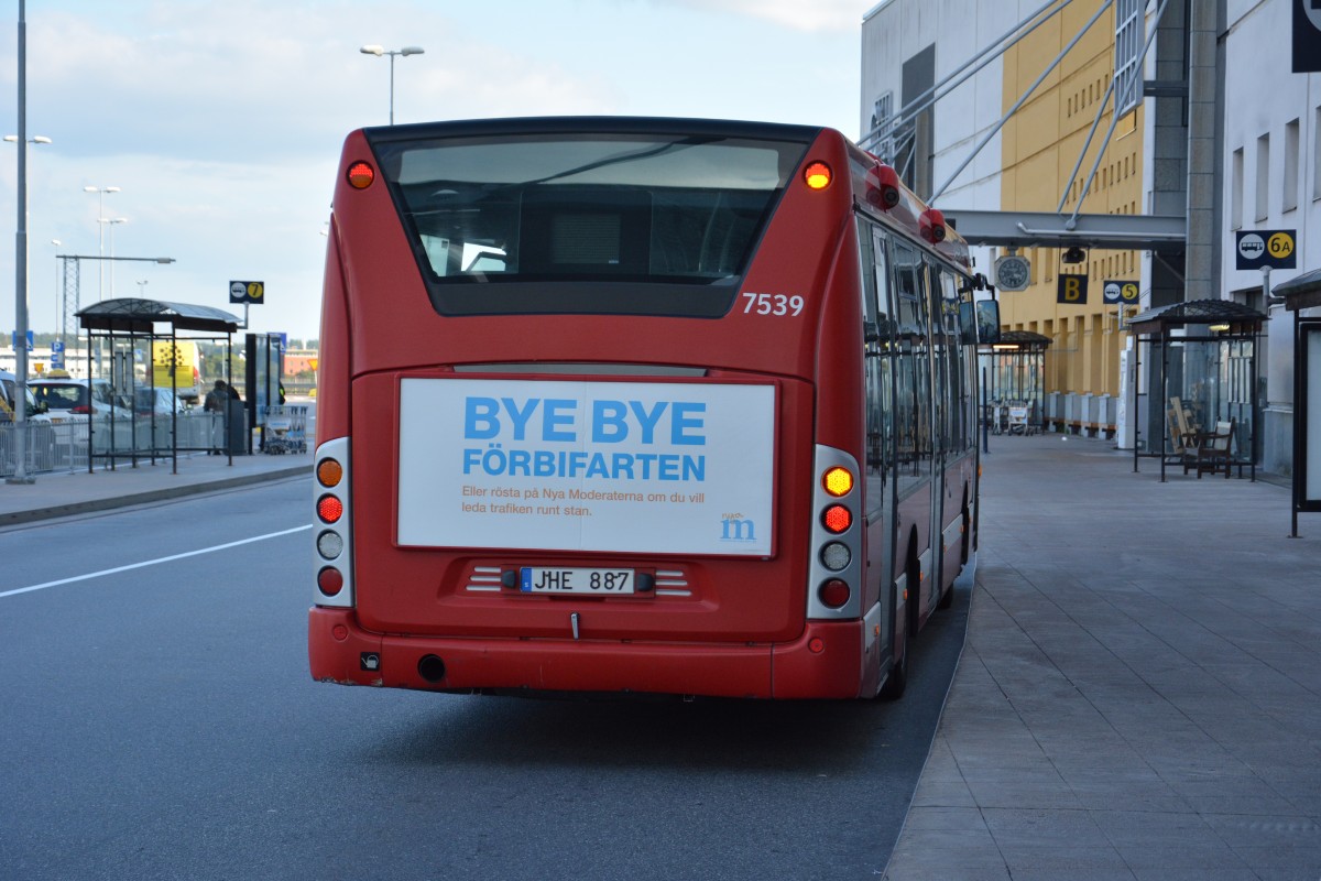 JHE 887 hat nun sein Ziel den Flughafen Arlanda erreicht. Aufgenommen am 13.09.2014.