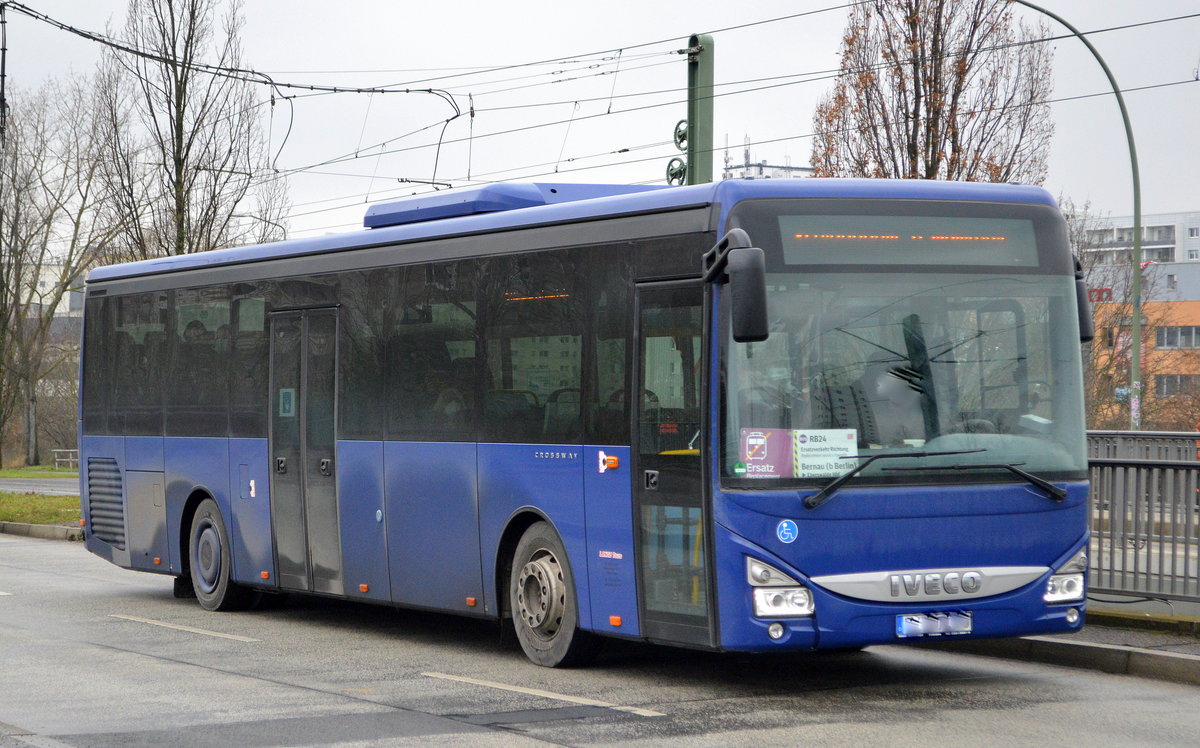 Julius Lange Omnibusunternehmen mit einem IVECO CROSSWAY als Ersatzbus im Auftrag der DB Regio Nordost (VBB) für die Linie RB24 im Einsatz am 25.01.21 Berlin Hohenschönhausen.