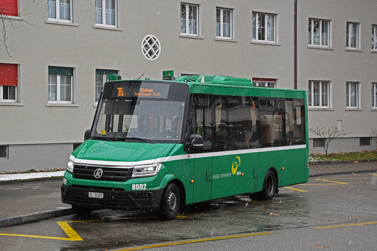 K-Bus 8602, auf der Linie 35, wartet am 09.12.2022 an der Endstation an der Habermatten.