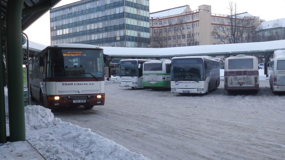 Karosa C954E.1360 und Irisbus Crossway 10.8 LE am 11.01.2017 in Liberec