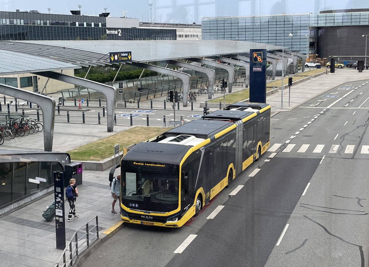K�benhavns Lufthavne A/S, Kastrup. MAN Lion's City 18 E (TR 64) in Copenhagen Airport, Ellehammersvej (27.6.2026)