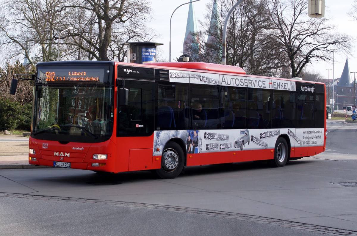KI-CX 201 erreicht am 07.03.2015 den ZOB Lübeck.