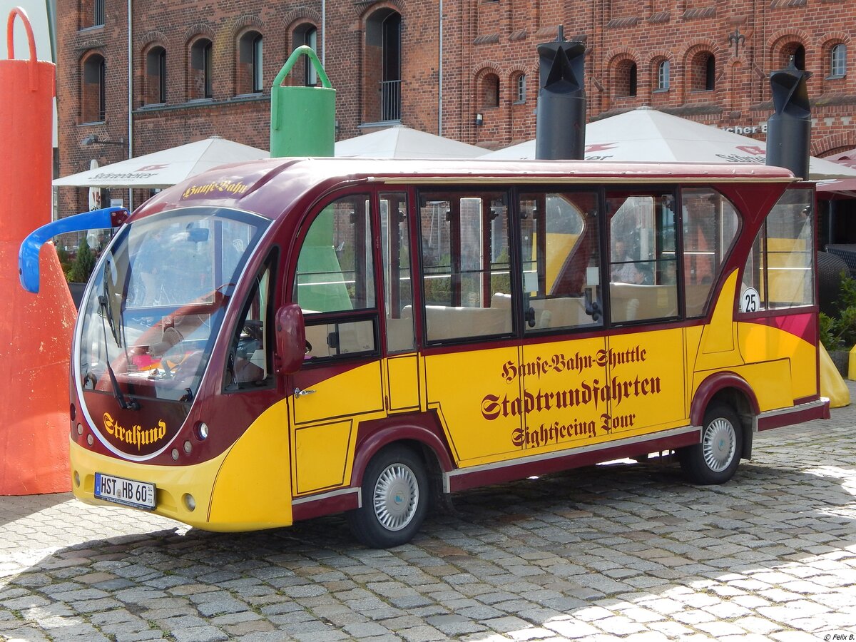 Kleinbus von Hanse-Bahn in Stralsund am 14.09.2019