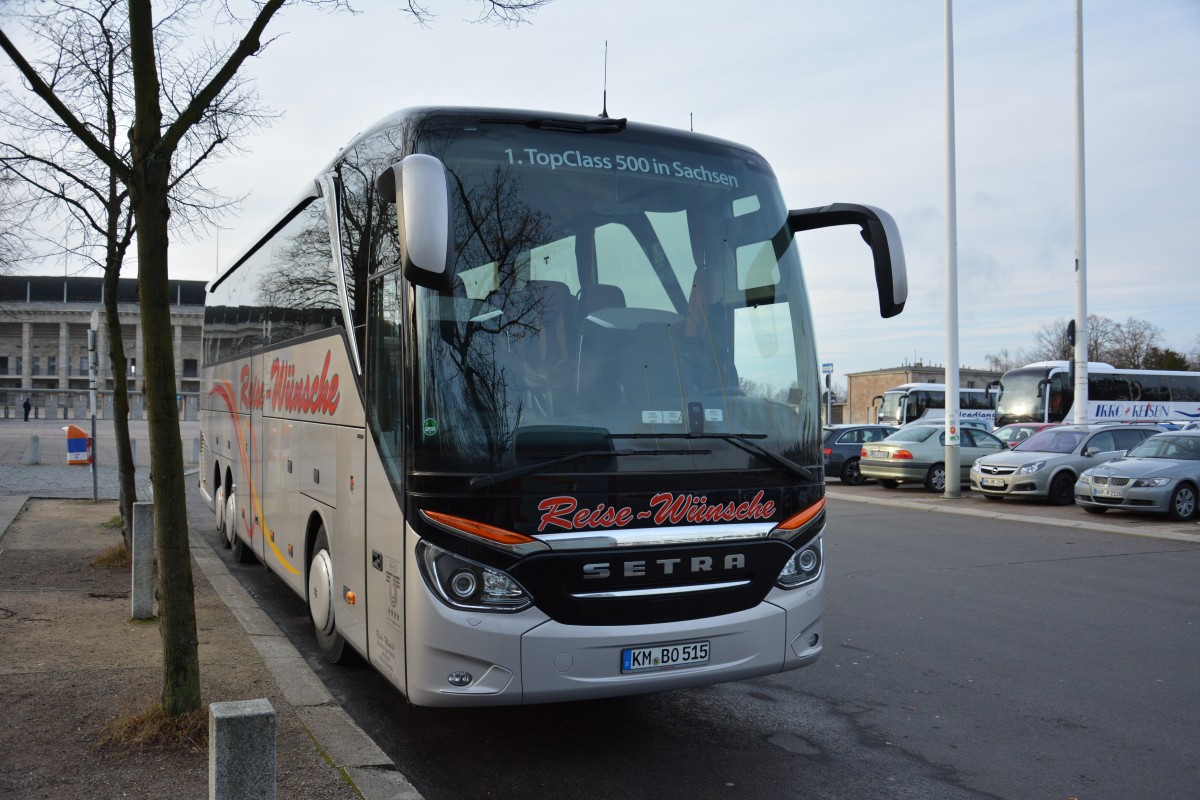 KM-BO 515 (Setra S 515 HDH) steht am Olympischen Platz in Berlin. Aufgenommen am 17.01.2015
