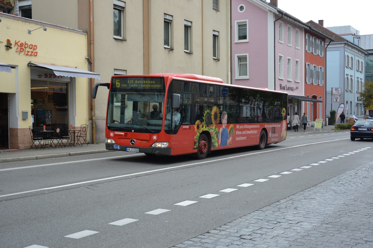 KN-C 1165 fährt am 06.10.2015 als Linie 6 durch Konstanz. Aufgenommen wurde ein Mercedes Benz Citaro Facelift.
