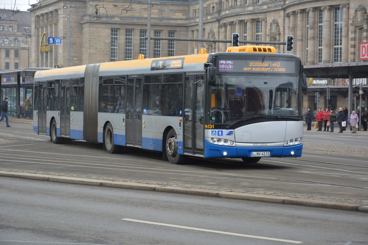 L-NV 4131 fährt am 18.02.2015 auf der Linie 73 nach Sommerfeld. Aufgenommen wurde ein Solaris Urbino 18 am Hauptbahnhof in Leipzig.
