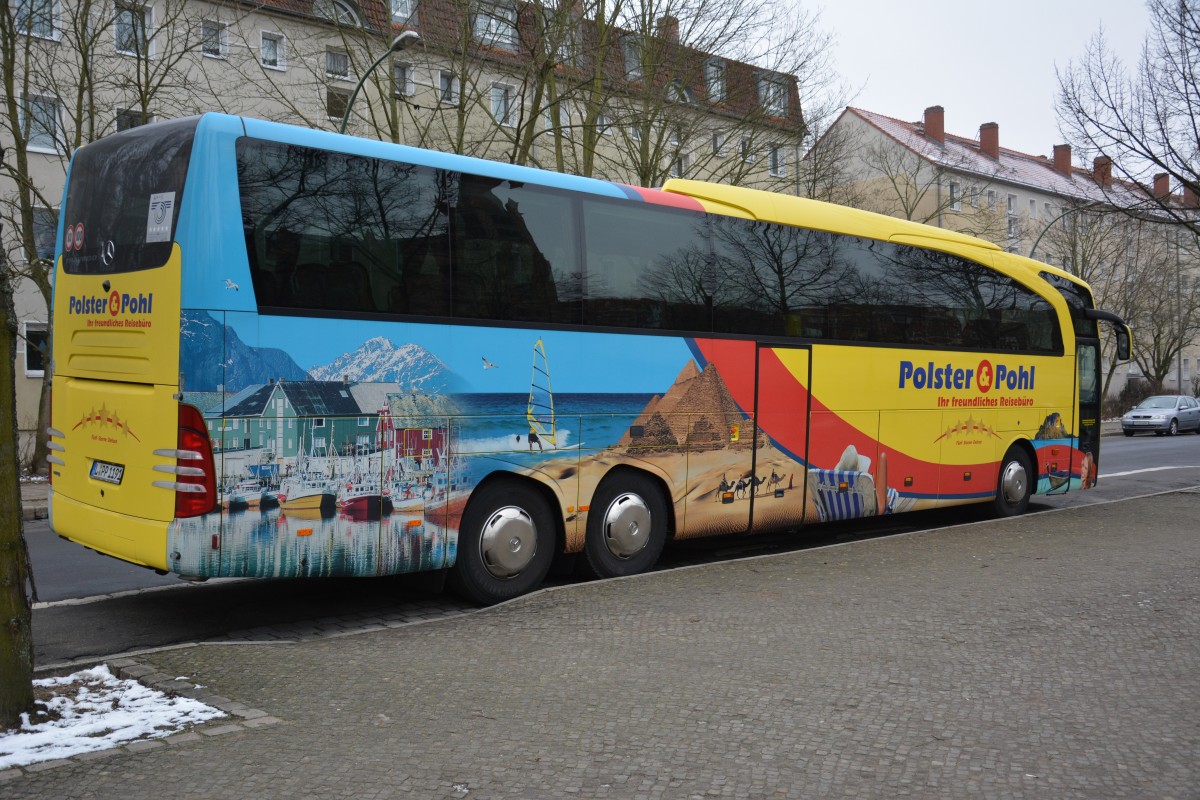 L-PP 1191 steht am 07.02.2015 in Potsdam am Bassinplatz. Aufgenommen wurde ein Mercedes Benz Travego.
