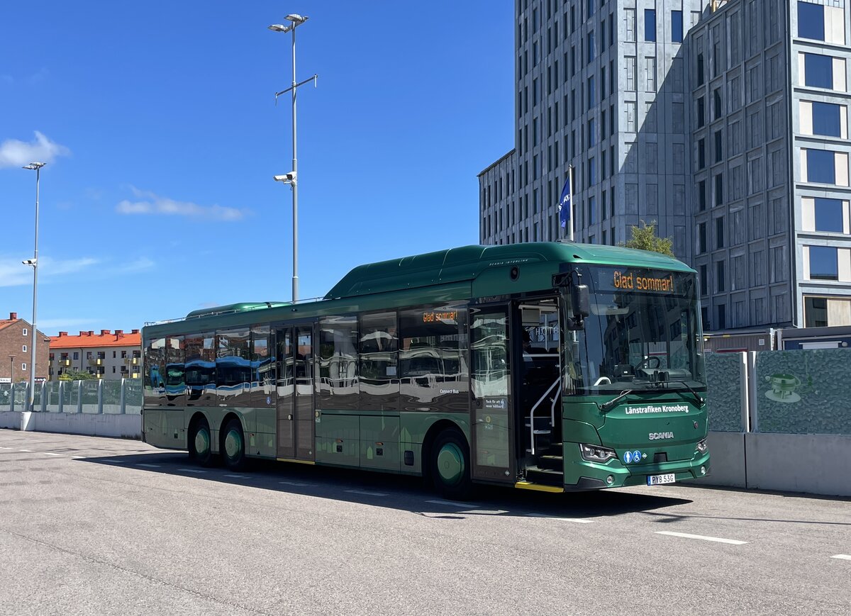 Lanstrafiken Kronoberg / Connect Bus, V�xj� . Scania Interlink LD II 14.4 CNG (Nr.10408) in Halmstad C / Resecentrum. (22.6.2026)