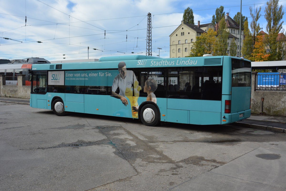 LI-LI 66 steht am Busbahnhof in Lindau. Aufgenommen wurde ein MAN / Stadtbus Lindau / 06.10.2015.