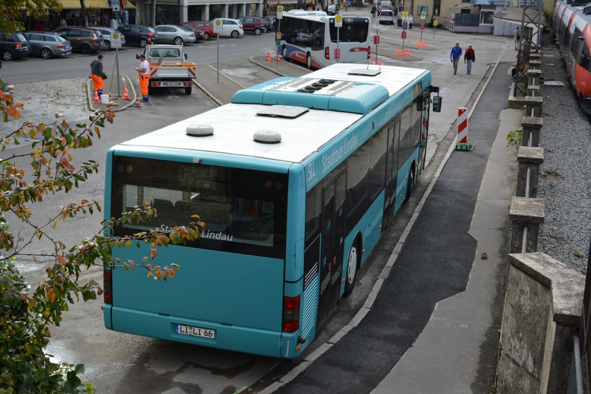 LI-LI 66 steht am Busbahnhof in Lindau. Aufgenommen wurde ein MAN / Stadtbus Lindau / 06.10.2015.