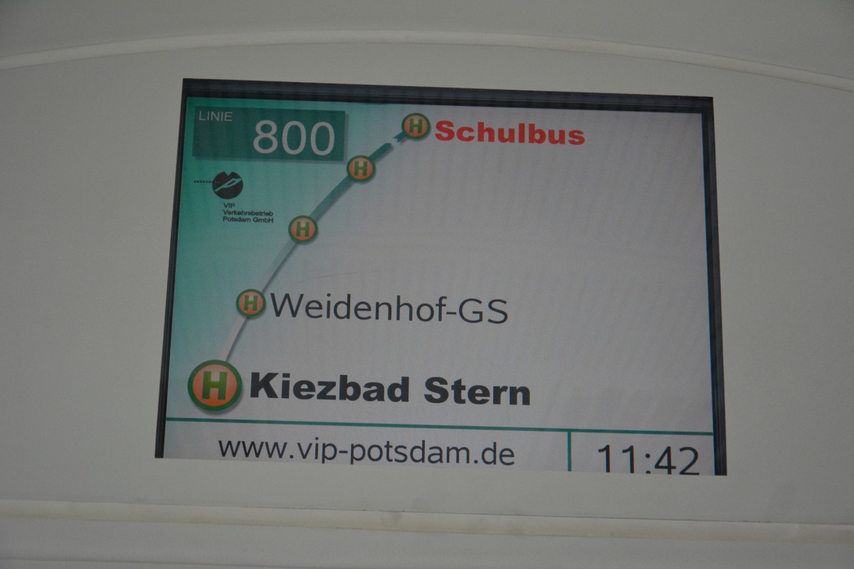 Linie 800 als Sonderfahrt/Schulbus/Schwimmverkehr in Potsdam. Aufgenommen am 24.01.2014.
