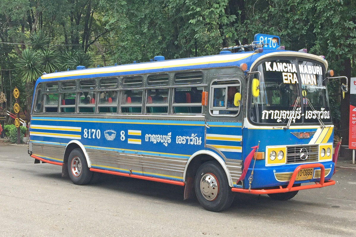 Linienbus Kanchanaburi - Erawan Wasserfälle. Mercedes, 20.11.2017, Thailand.