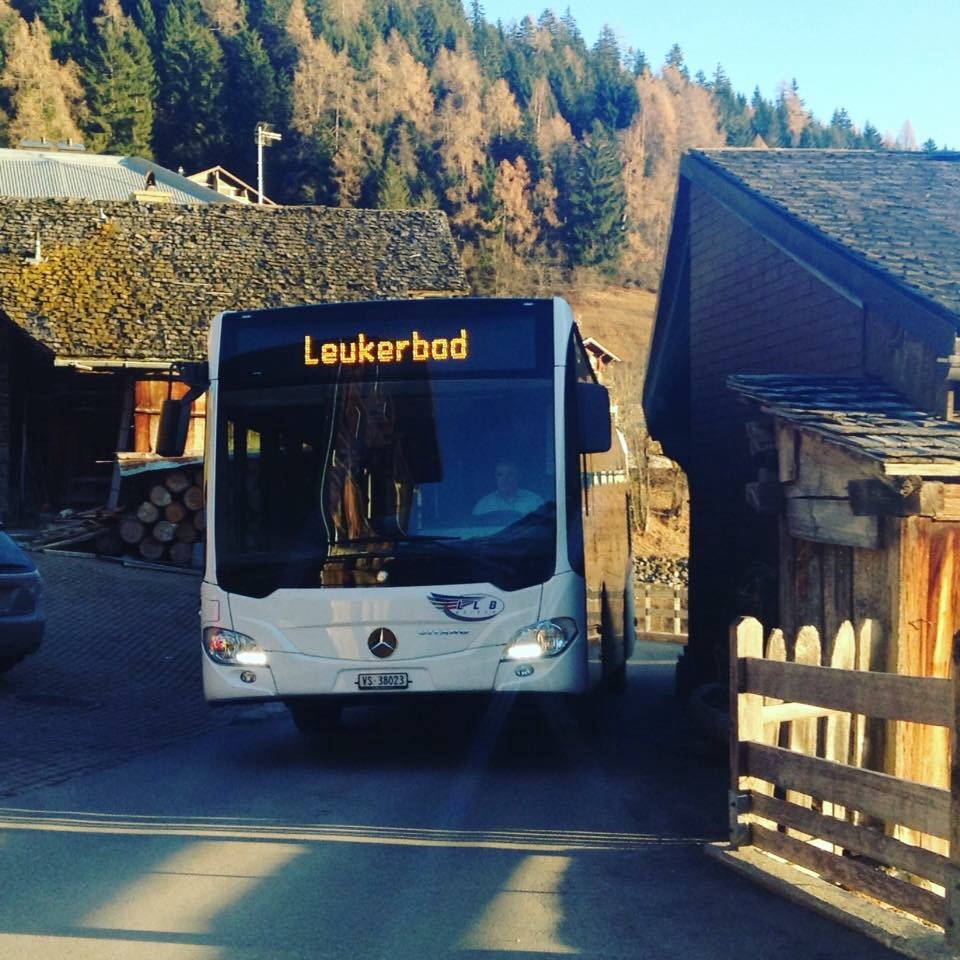 LLB - Citaro 38023 in Albinen,dieser verkehrt normalerweise in Leukerbad als Ortsbus , jedoch setzt man ihn in diesem Winter als Skii Bus     Leukerbad- Flaschen - Albinen    ein.




25.12.15