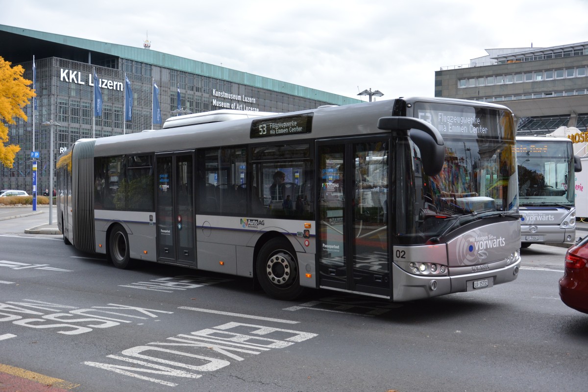 LU-15732 (Solaris Urbino 18) fährt am 08.10.2015 auf der Linie 53. Aufgenommen am Bahnhof Luzern.
