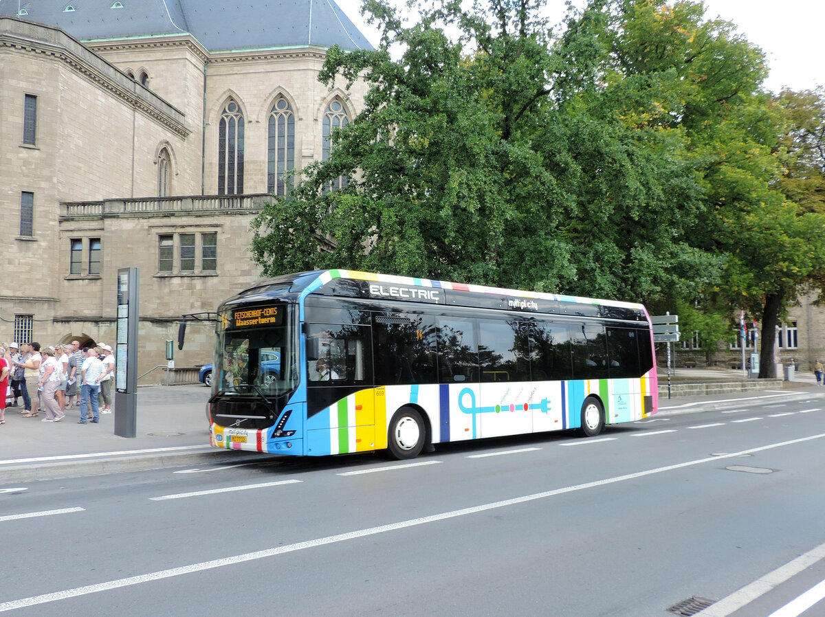 Luxemburg - 29. Juli 2022 : Volvo 7900 E Nr 659 des Unternehmen Sales Lentz auf der Linie 14 im Einsatz.