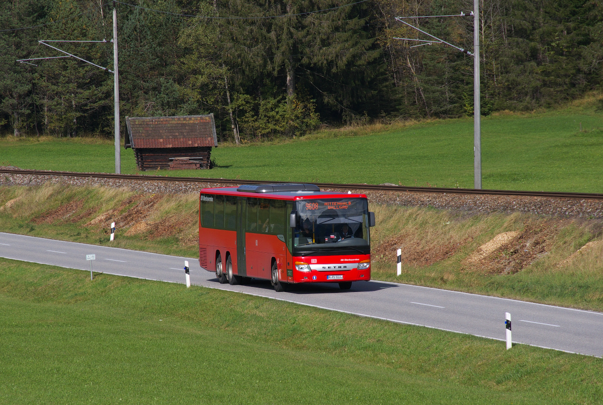 M-RV 8333 DB Oberbayernbus Kässbohrer Setra S 419 als Linie 9608 zwischen Klais und Mittenwald Schmalenseehöhe. 07.10.2014 Am Quicken Mittenwald, St.2542