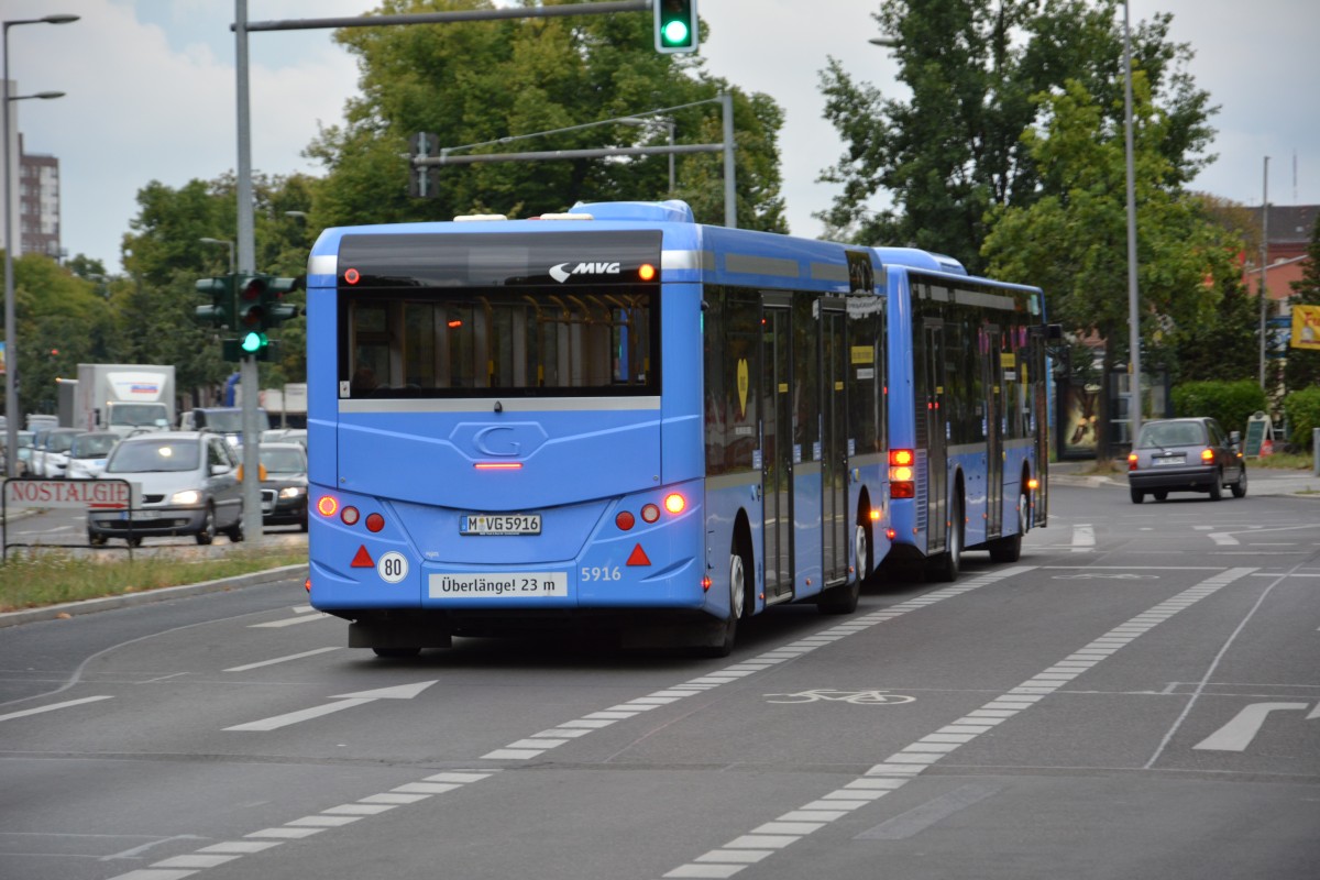 M-VG 4916 ist am 03.09.2015 zum Test auf der BVG Linie 236. Aufgenommen wurde ein MAN Lion's City mit Göppel Anhänger / Berlin Rauchstraße.	
