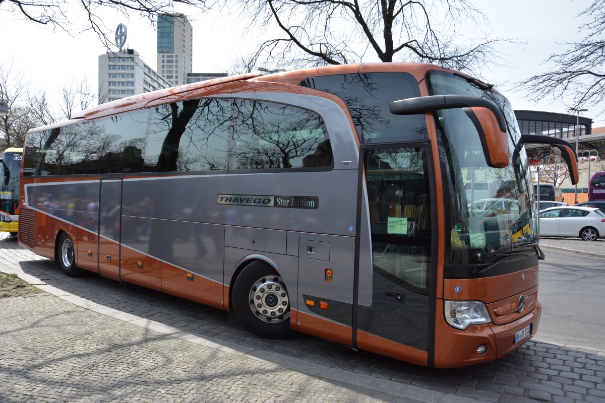 MA-RA 1018 (Mercedes Benz Travgeo Star Edition) steht am 11.04.2015 auf dem Hardenbergplatz in Berlin.
