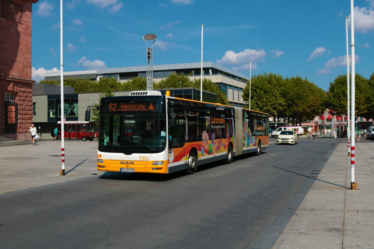 Mainzer Mobilität MAN Lions City G Wagen 765 am 16.08.22 am Höfchen in der Innenstadt