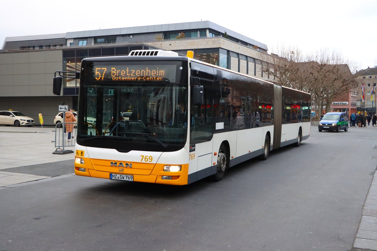 Mainzer Mobilität MAN Lions City Wagen 769 am 31.12.25 am Höfchen in der Innenstadt