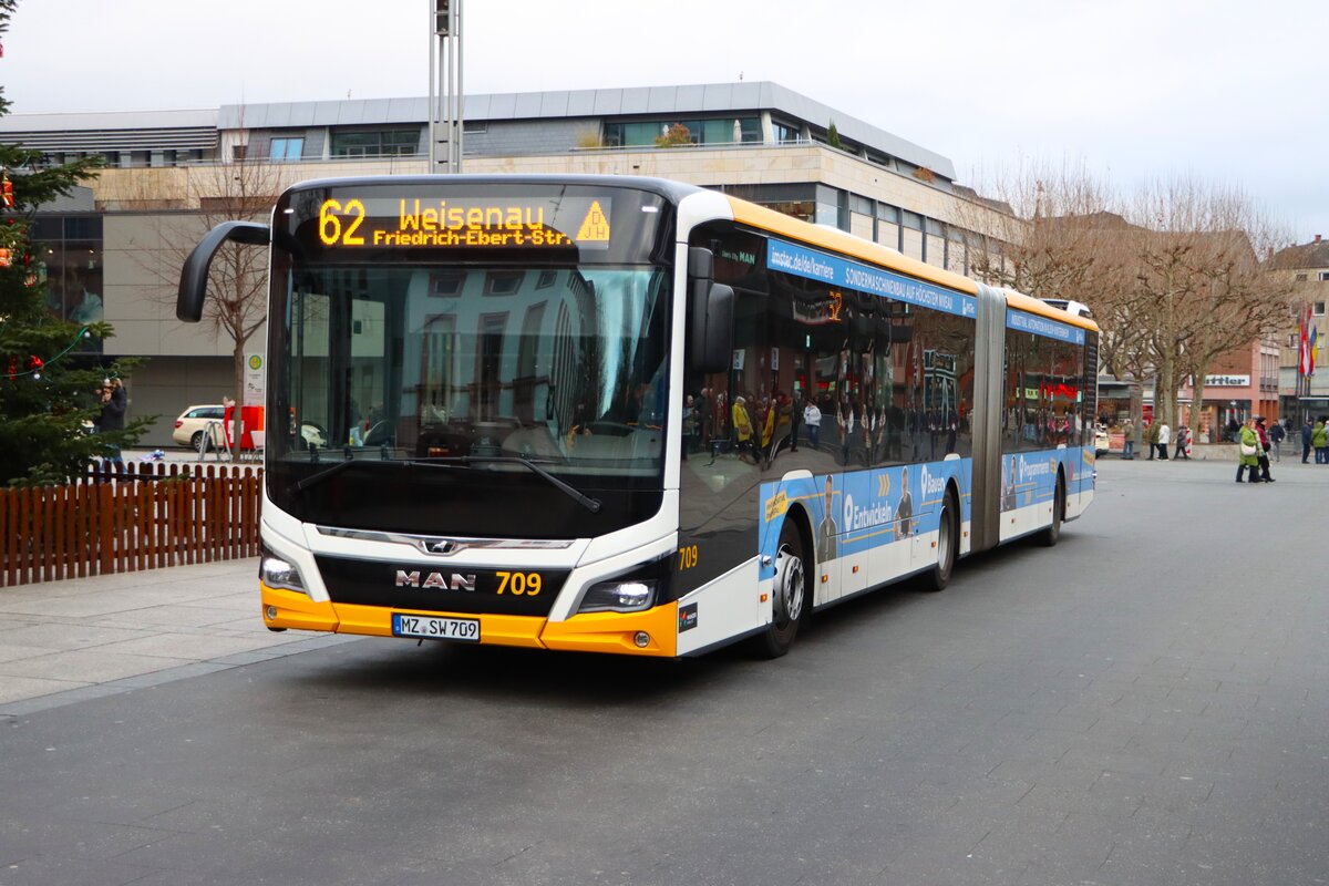 Mainzer Mobilität MAN Lions City Wagen 709 am 31.12.25 am Höfchen in der Innenstadt
